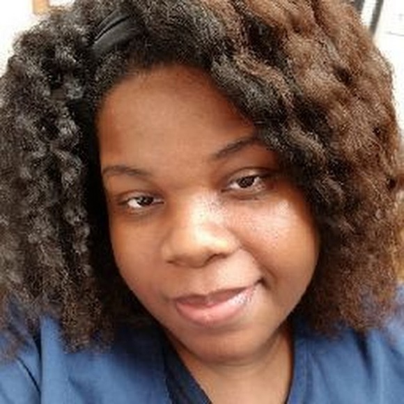 Meet your Posher, Felecia - Picture 1 of 1